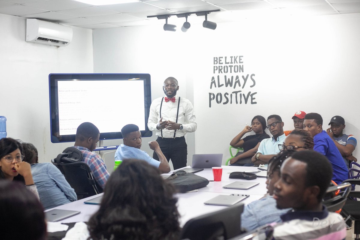 Olatunji Fagbore leading a product workshop at DevX